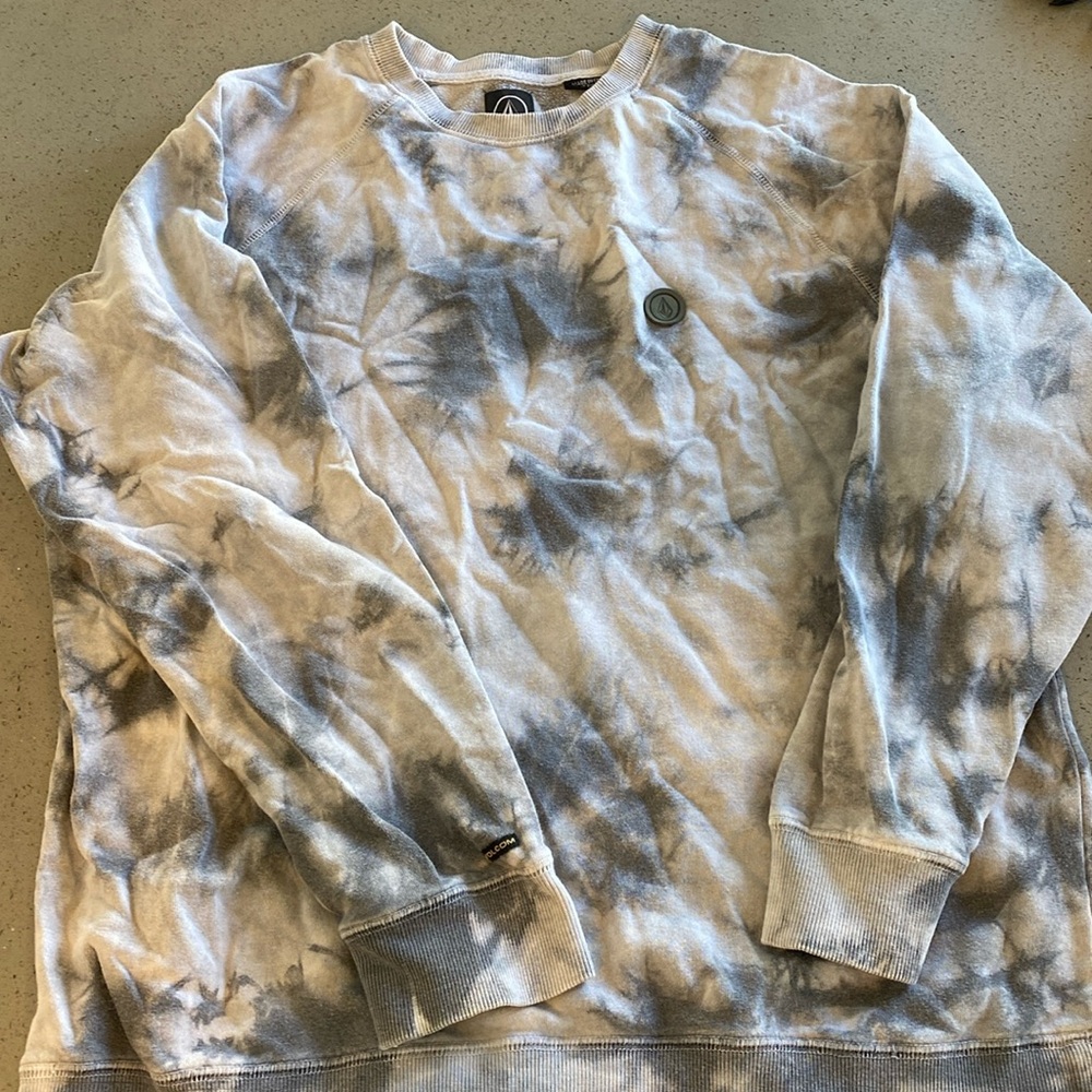 Tie dye gray sweatshirt